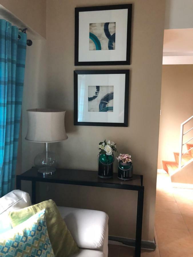 Loft Condo Beside Shangri-La Fort Manila Exteriör bild